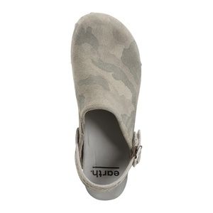 earth pine tiku clogs